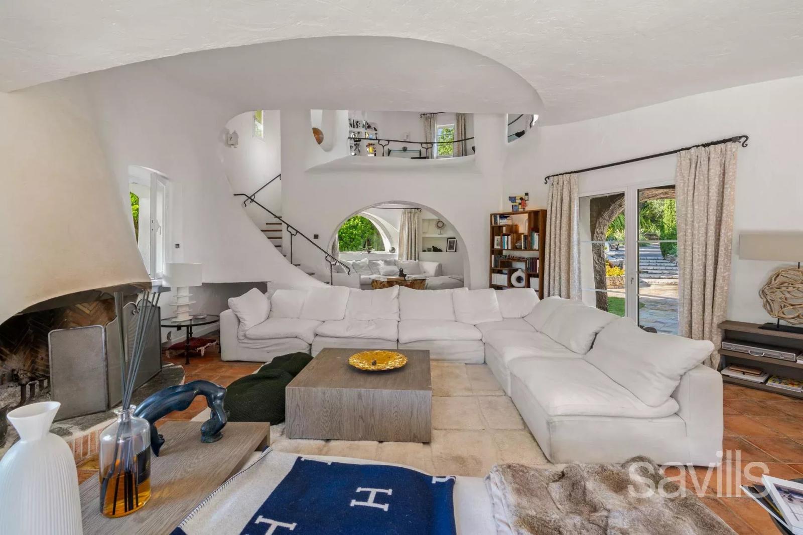 Somptueuse propriété idéalement située.