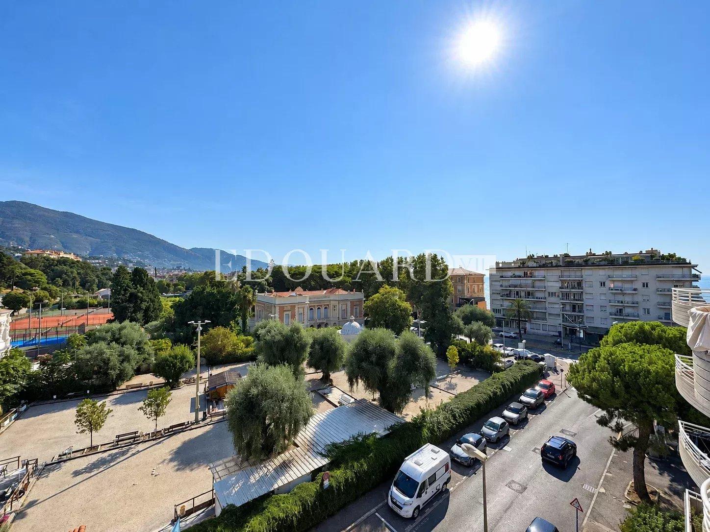 En exclusivité trois pièces à vendre avec terrasse, belle vue dégagée et garage