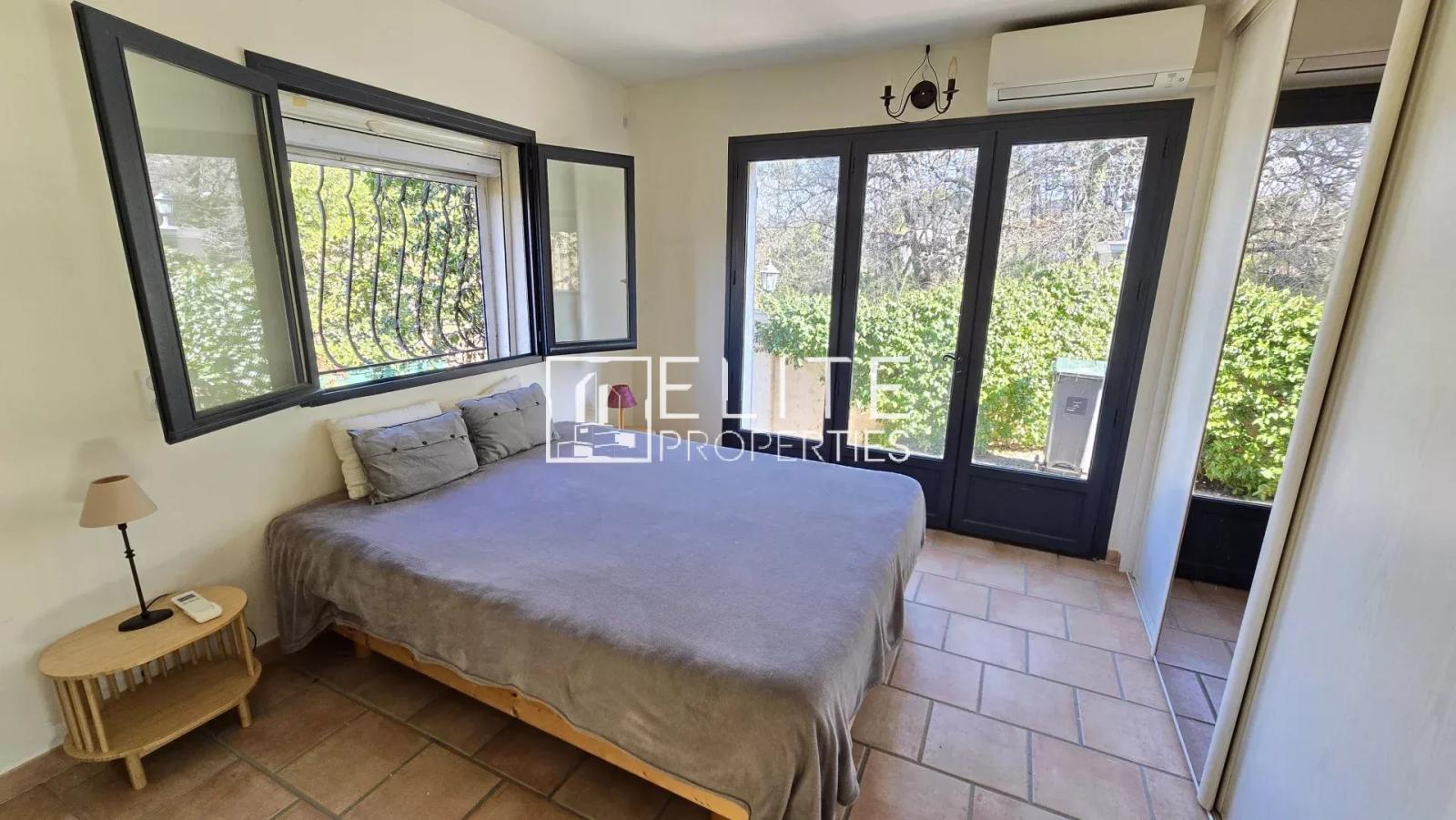 MAISON 6 PIÈCES DE 200 m² AU CALME + PISCINE – MOUANS-SARTOUX