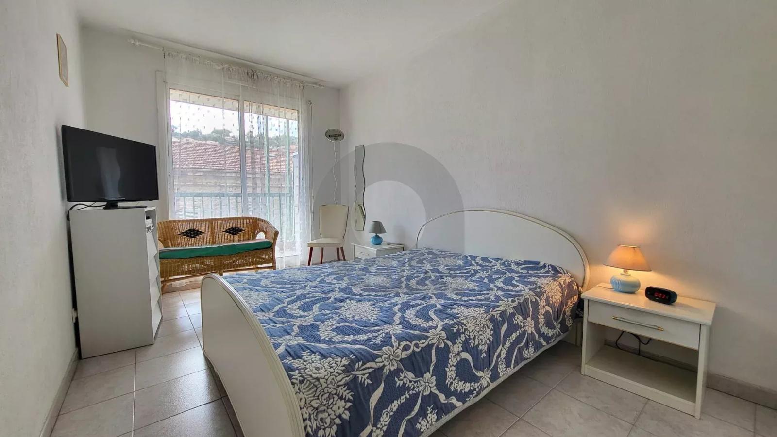 Menton Bas-Borrigo  -  grand 2 Pièces avec terrasse, garage et cave.