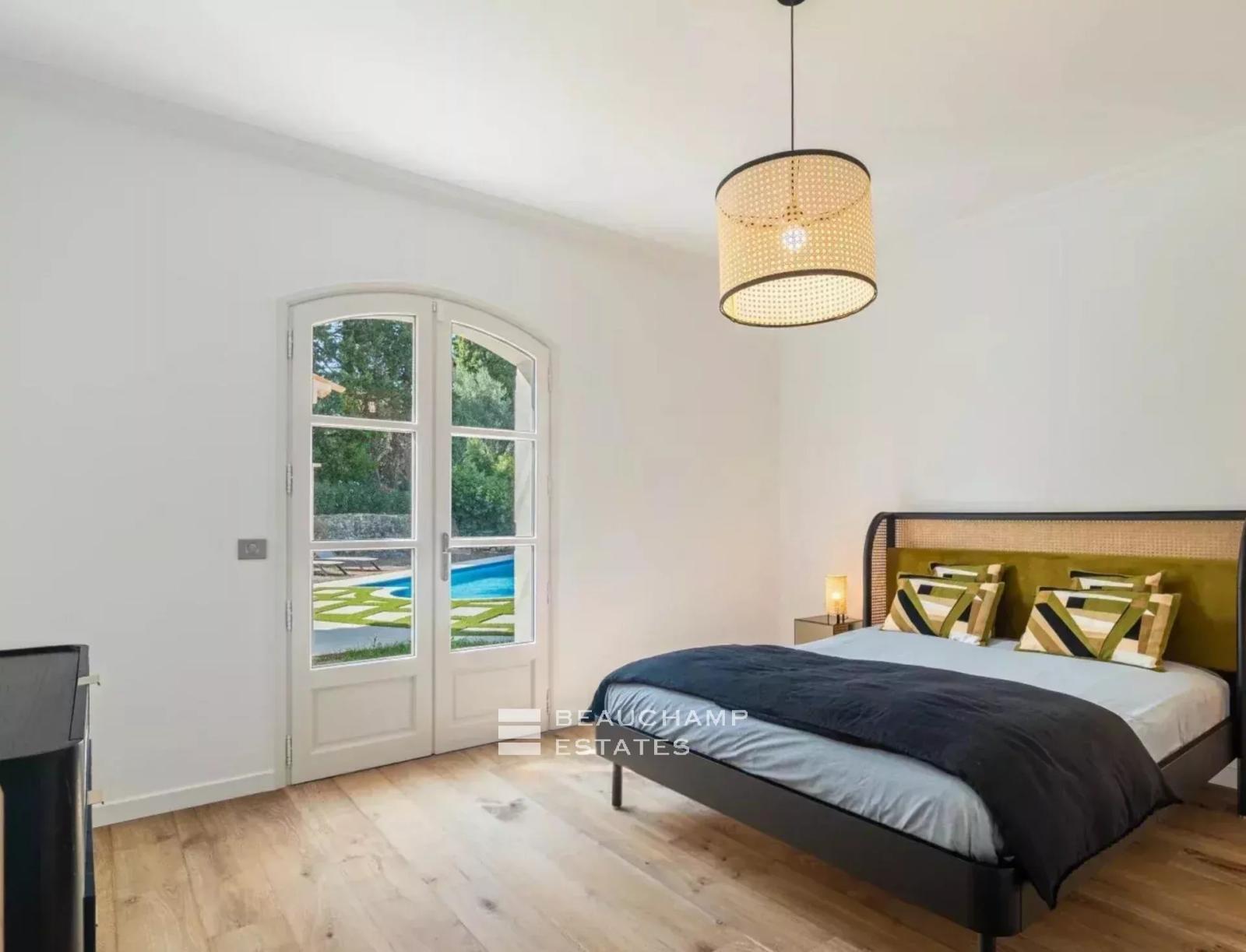 Villa néo-provençale 5 chambres avec piscine - Valbonne