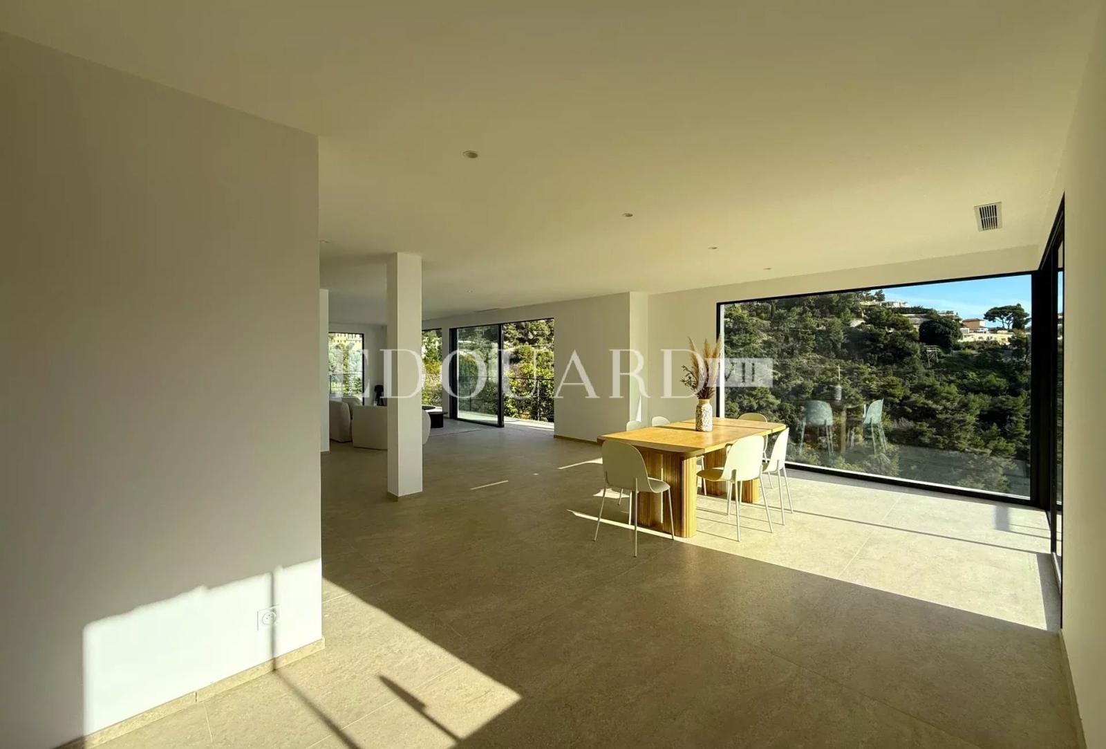 Superbe villa neuve avec piscine chauffée et vue mer exceptionnelle, proche de la Principauté de Monaco