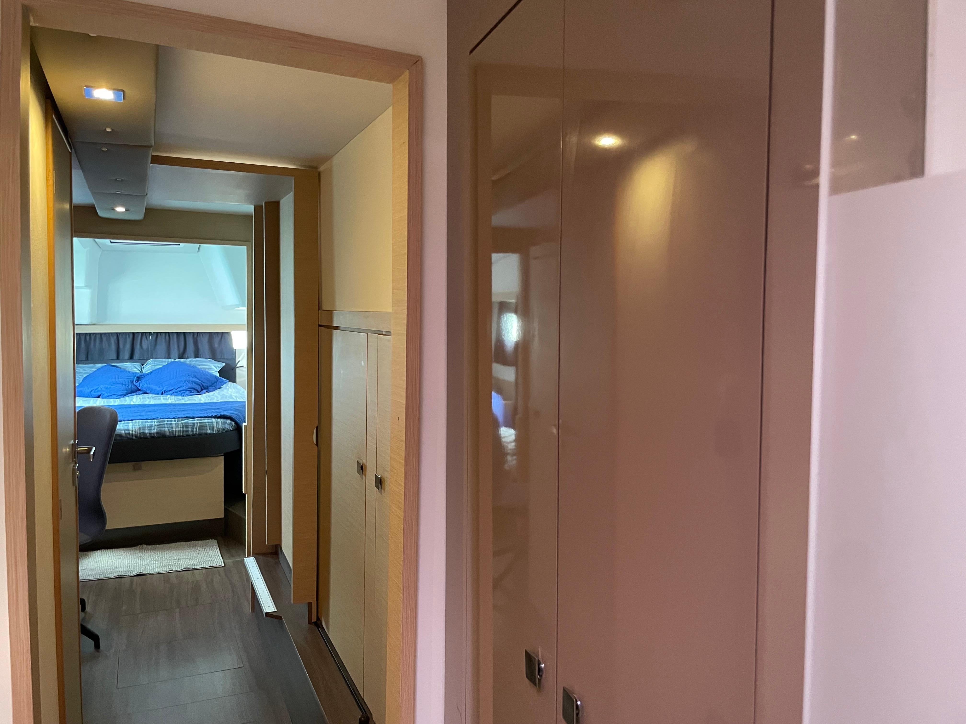 dd7f5_2016-fountaine-pajot-lucia-40-sail-9423220-20240610085056955-1_xlarge.jpg