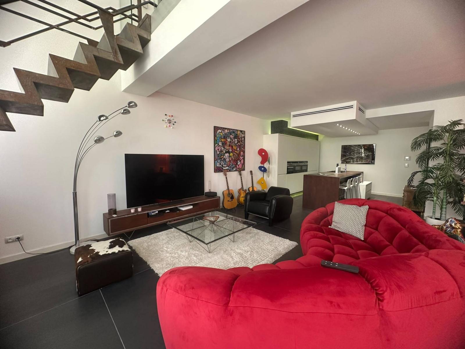 Antibes – Loft d’architecte de 210 m², trois terrasses et vue mer à 180°