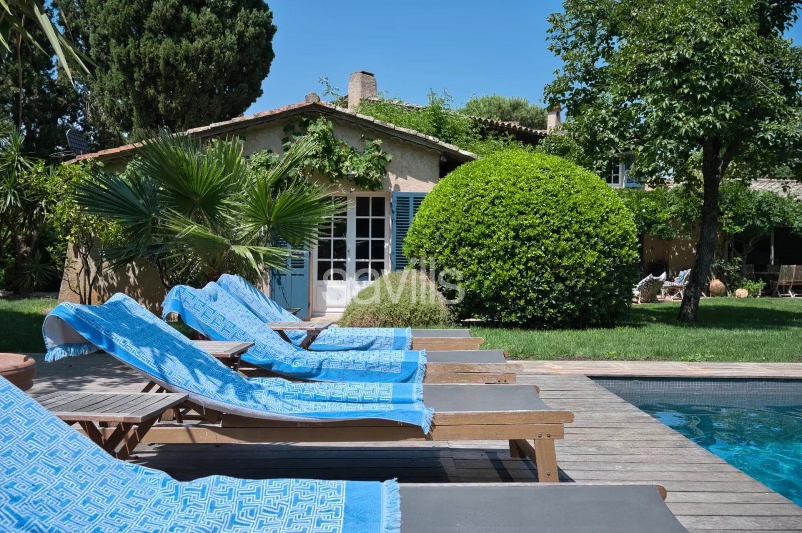 Villa proche du centre du village de Saint-Tropez, 6 chambres