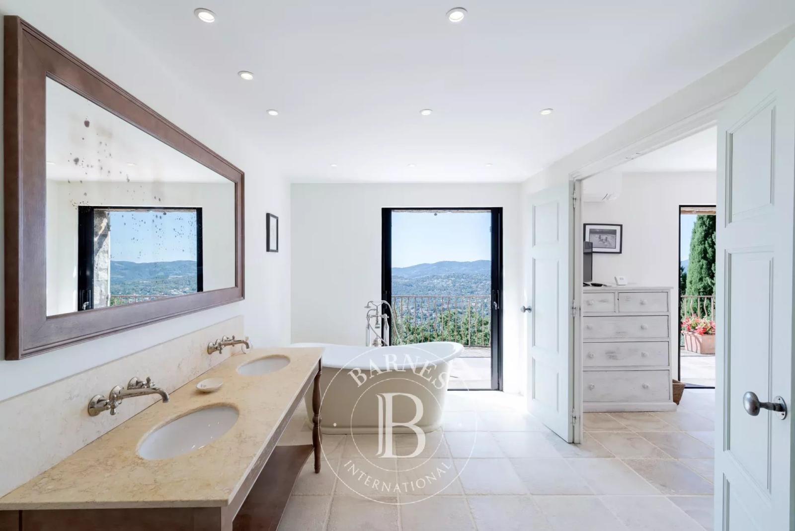 EXCLUSIVITÉ Spéracèdes - Villa  provençale entièrement rénovée vue panoramique - 5 chambres