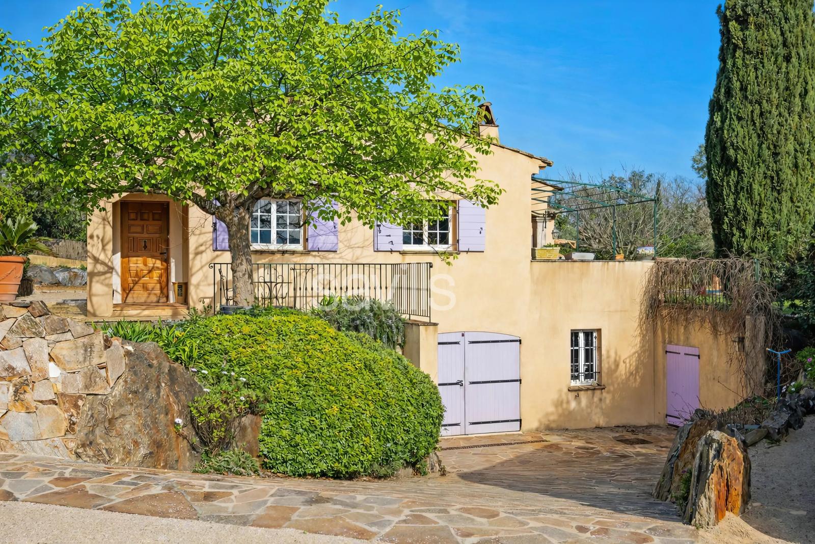 Villa au calme avec vue dégagée sur la campagne