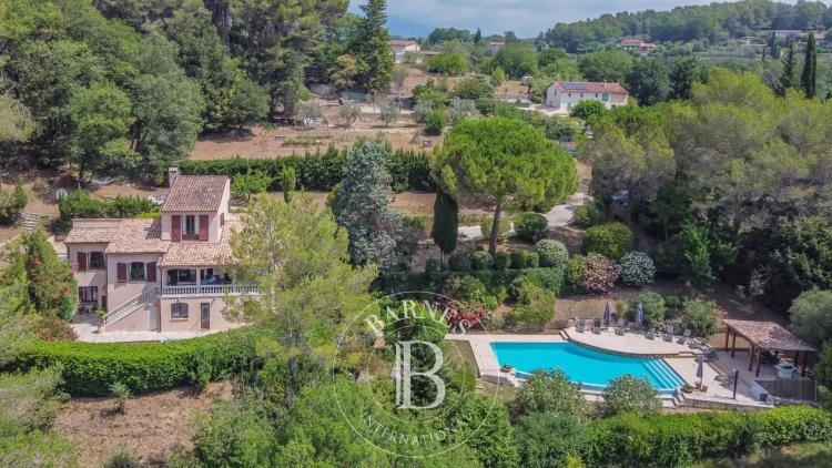 À 5 mn de Valbonne Village - Villa familiale au calme