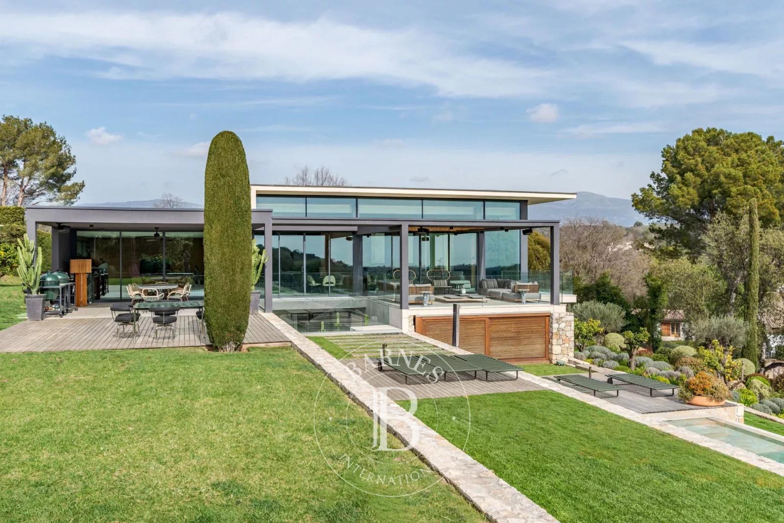 Entre Cannes et Nice - Domaine fermé - Contemporaine d’exception - Vue mer
