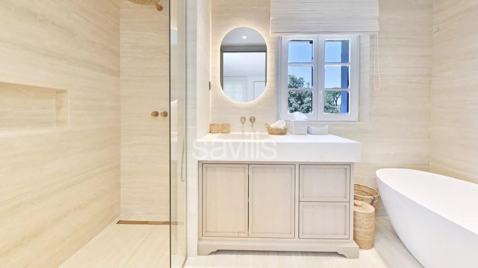 Villa à 200m de la plage et 15 min à pied de Saint-Tropez