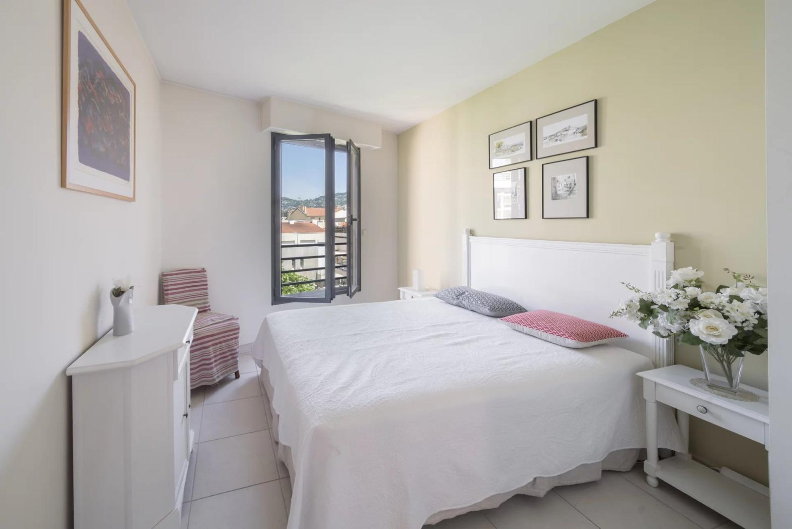 CANNES CENTRE – LIMITROPHE BANANE • SUPERBE DUPLEX 121 M²  TERRASSE APERCU MER 2 PARKINGS