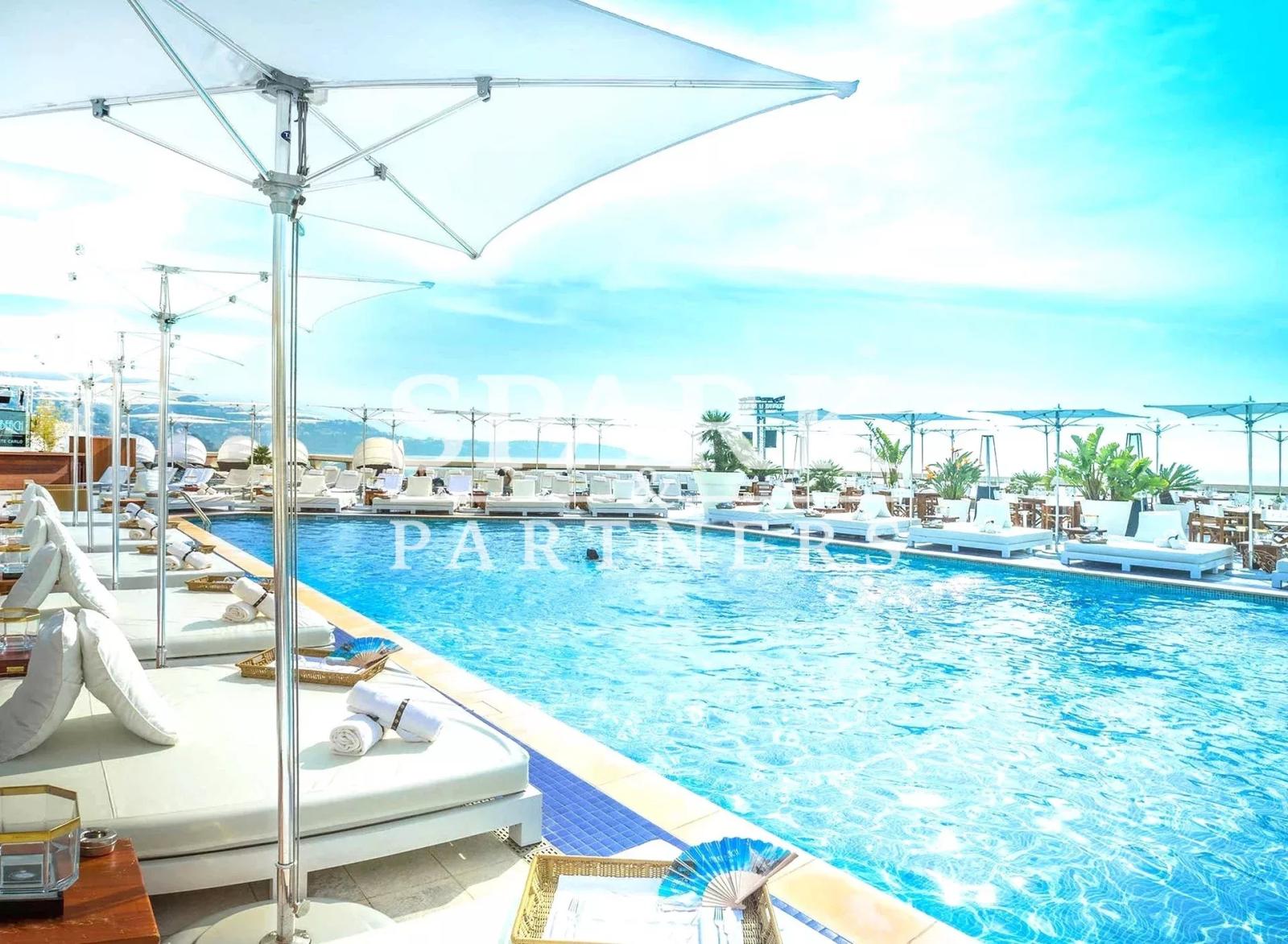 Monaco - Carré d'Or - Studio vue mer dans hôtel prestigieux