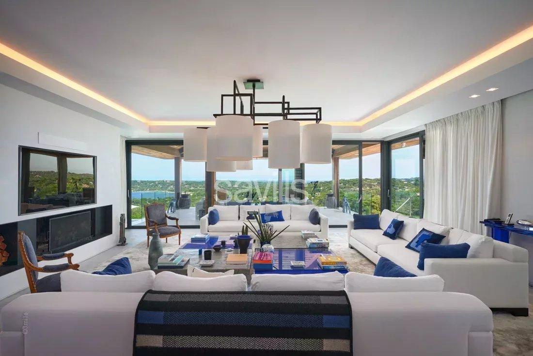 Propriété d'exception avec 9 chambres et vues imprenables sur la mer