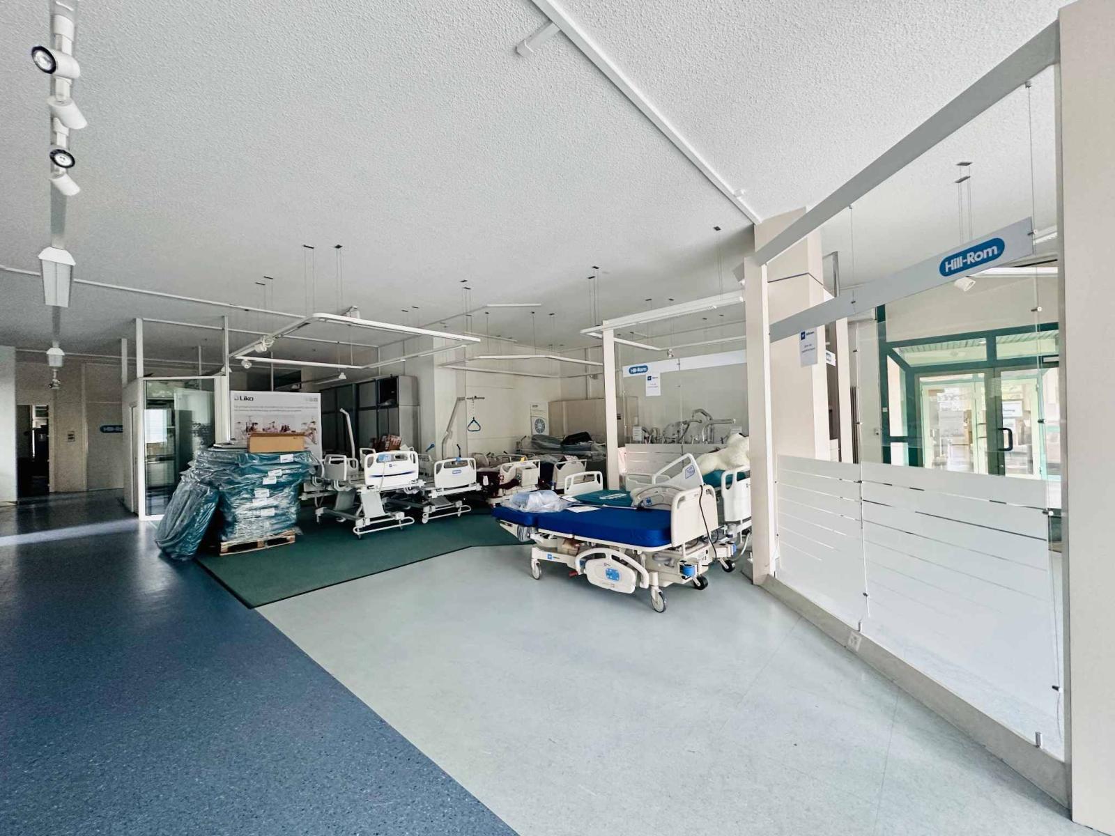 INDUSTRIE, BUREAUX - 930 m2 - Bussigny-près-Lausanne 