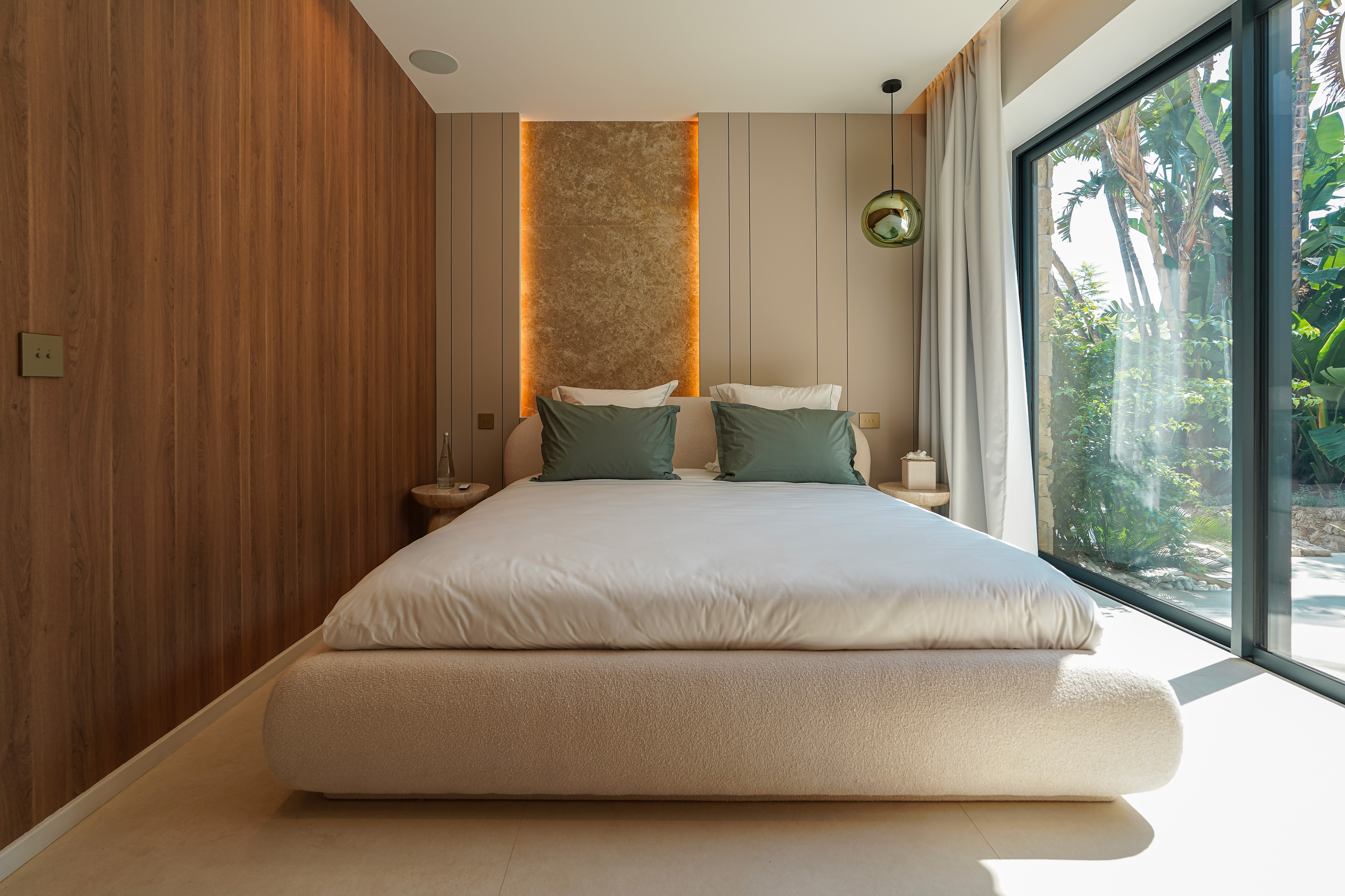 7gAvO_chambre2-villa-cap-martin-valeri-agency-by-jm-barei-1785495606.jpg