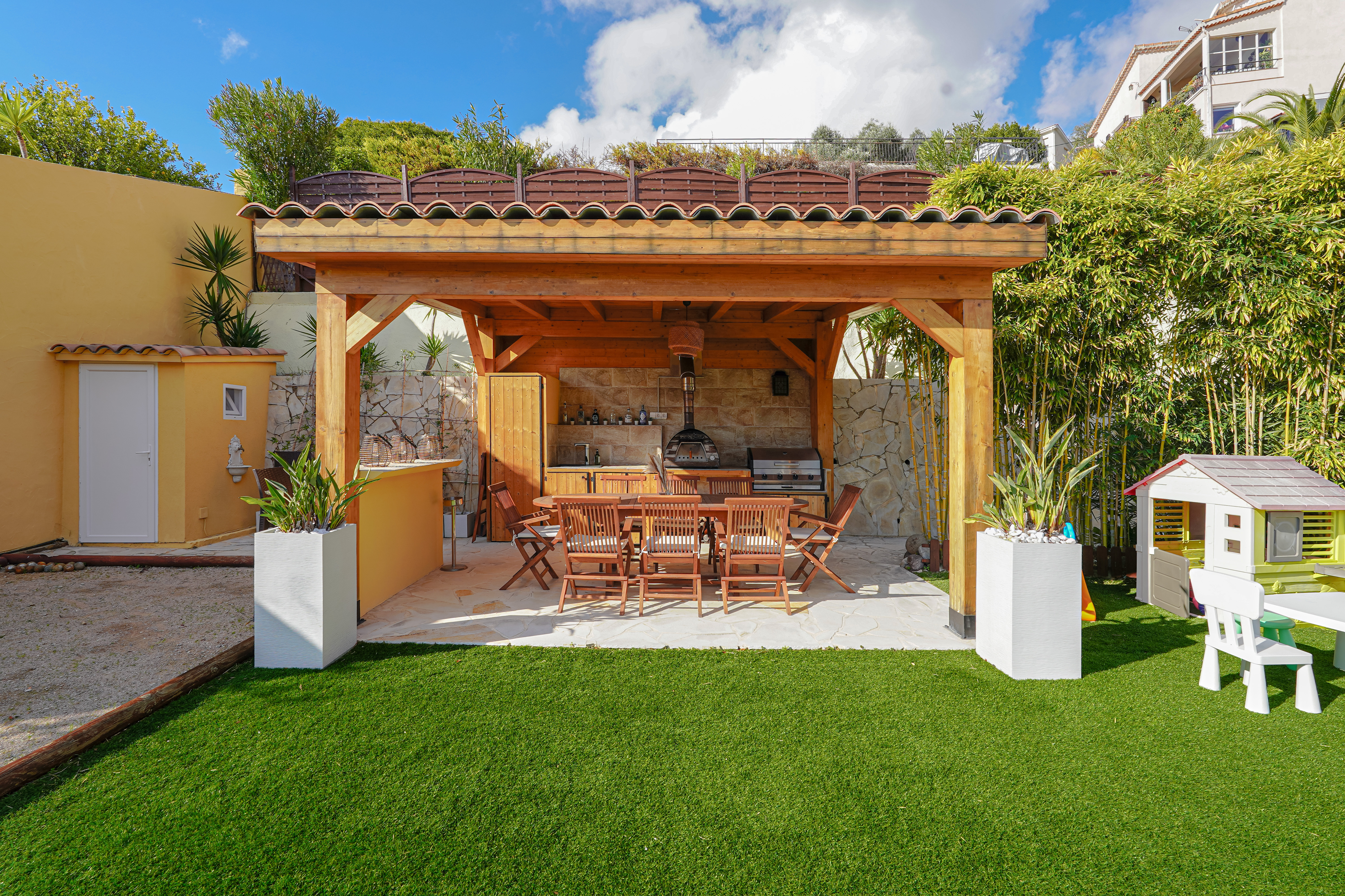 7I0tg_cuisine-exte-rieure-saint-laurent-d-eze-valeri-agency-by-jm-barei-1772527921.jpg