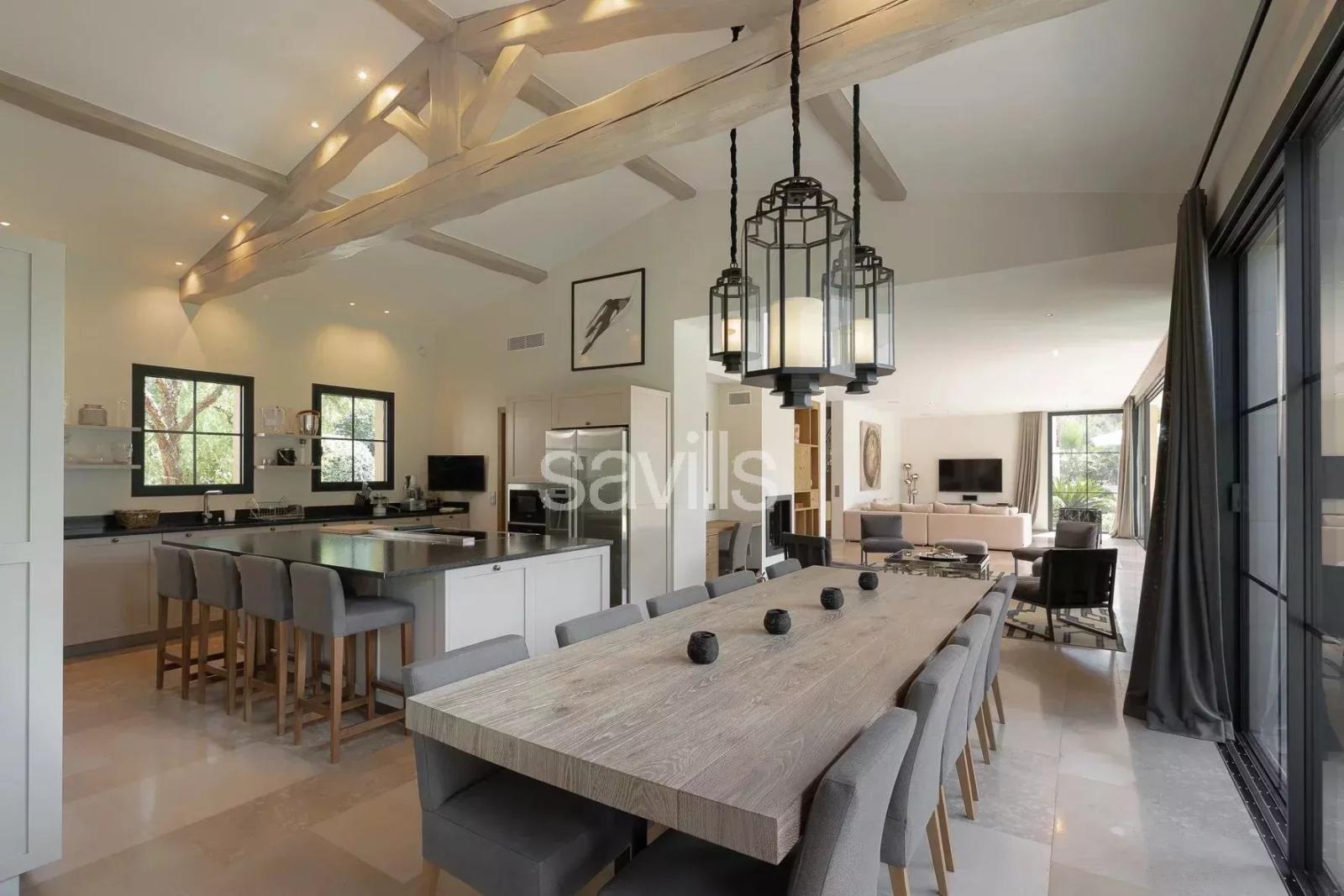 Villa contemporaine pour 12 personnes, à deux pas de Saint-Tropez