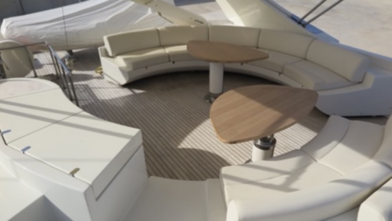 3a6a6_bateau_riva-opera-85_9576712.jpg