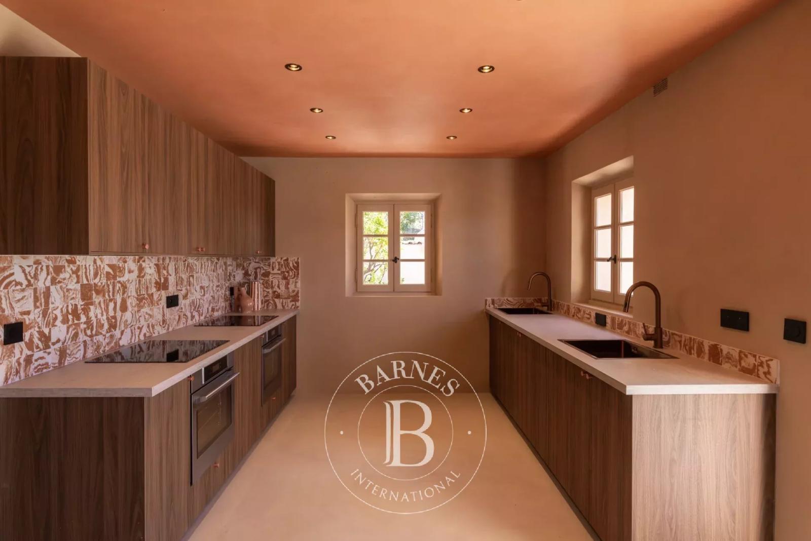 LOCATION SAISONNIERE - Villa Grimaud - Vue dégagée