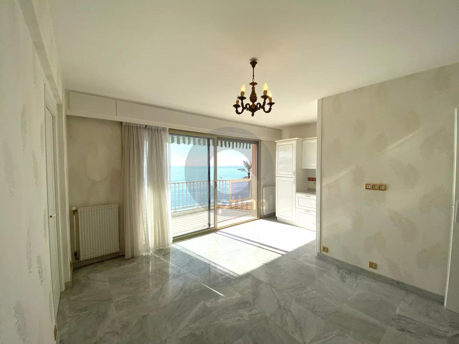 A VENDRE ROQUEBRUNE CAP MARTIN - FRONT DE MER 2P 43M2 AVEC TERRASSE 12M2 CAVE