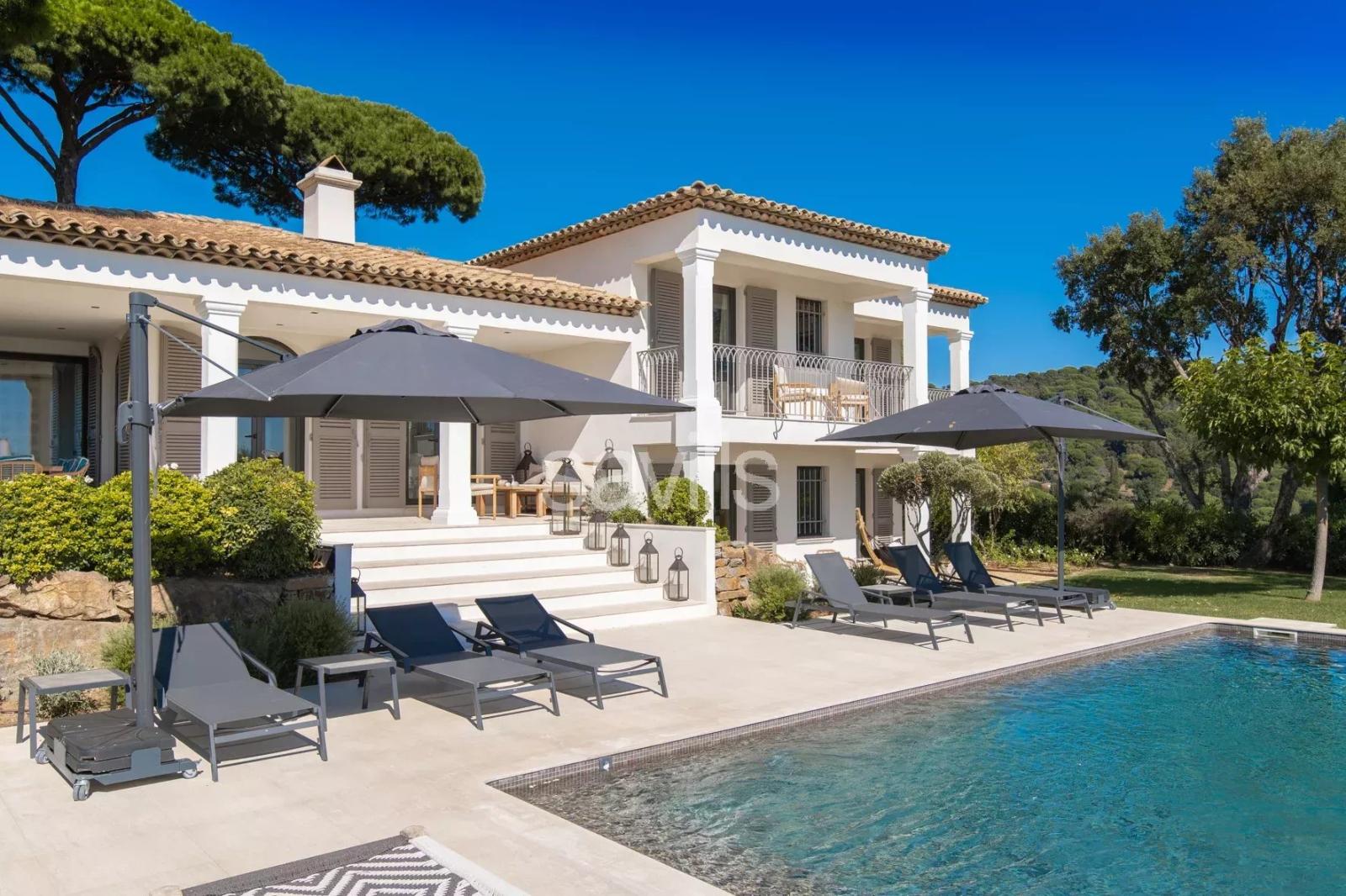 Villa huit personnes sur les hauteurs de Gigaro - piscine et vue mer