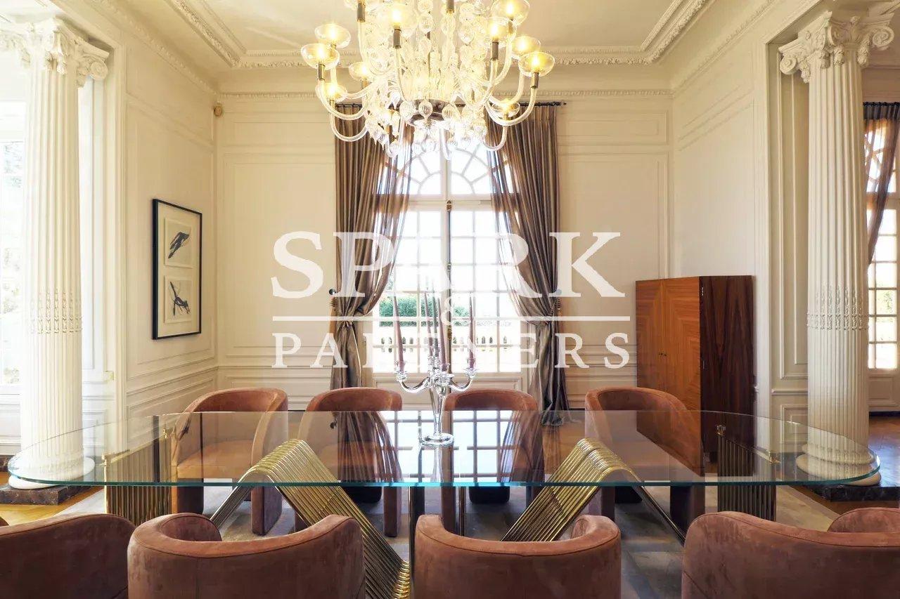 Roquebrune Cap Martin - Villa de prestige limitrophe Monaco