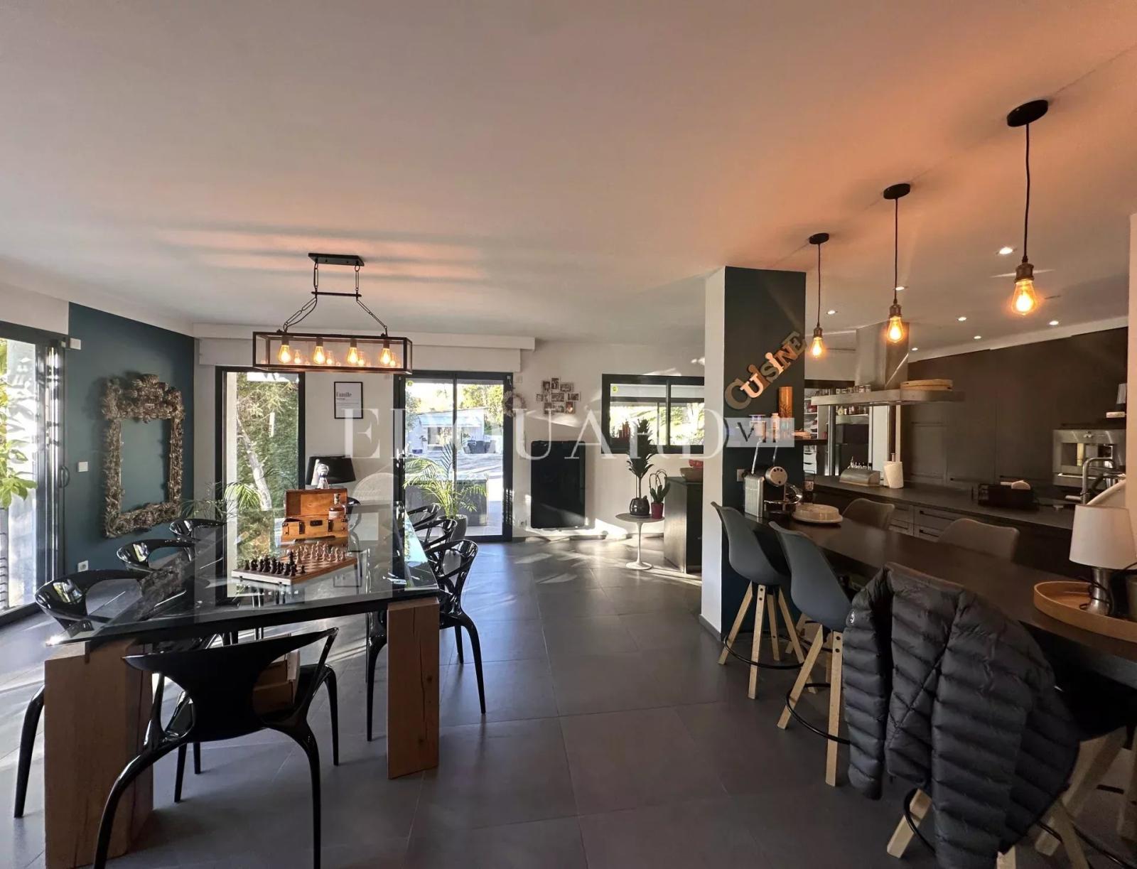 Villa d'exception sur la commune de Saint-Martin de Peille, proche de la Principauté de Monaco