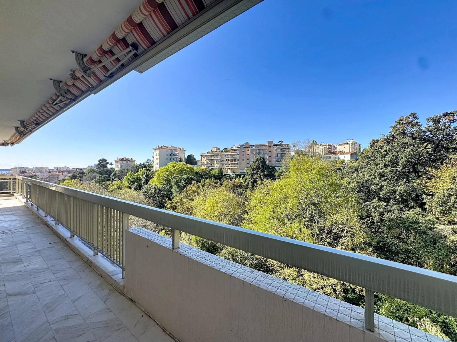 EXCLUSIVITÉ – 3 PIECES D'ANGLE DERNIER ETAGE