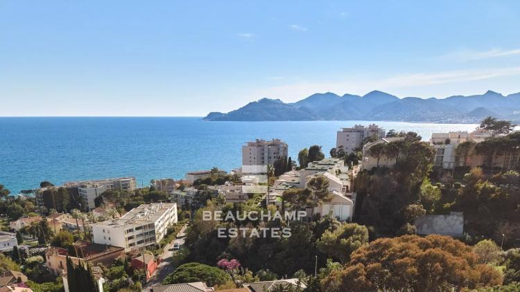 Propriété 5 chambres à rénover avec vue mer panoramique - Cannes - La Croix-des-Gardes