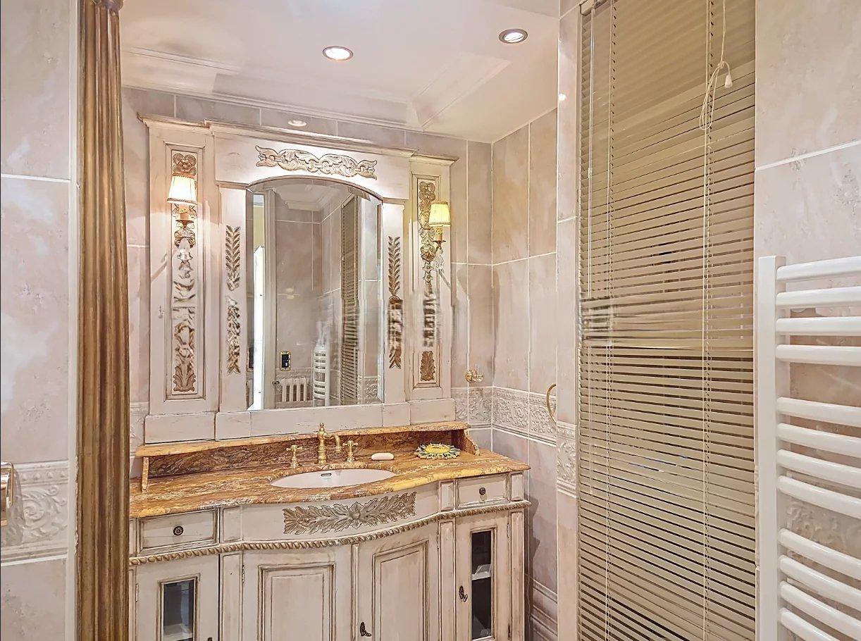 VUE MER EXCEPTIONNELLE, PLEIN SUD ET PARC - GRAND T2/3 - RÉSIDENCE CLASSÉE FIN XIXᵉ