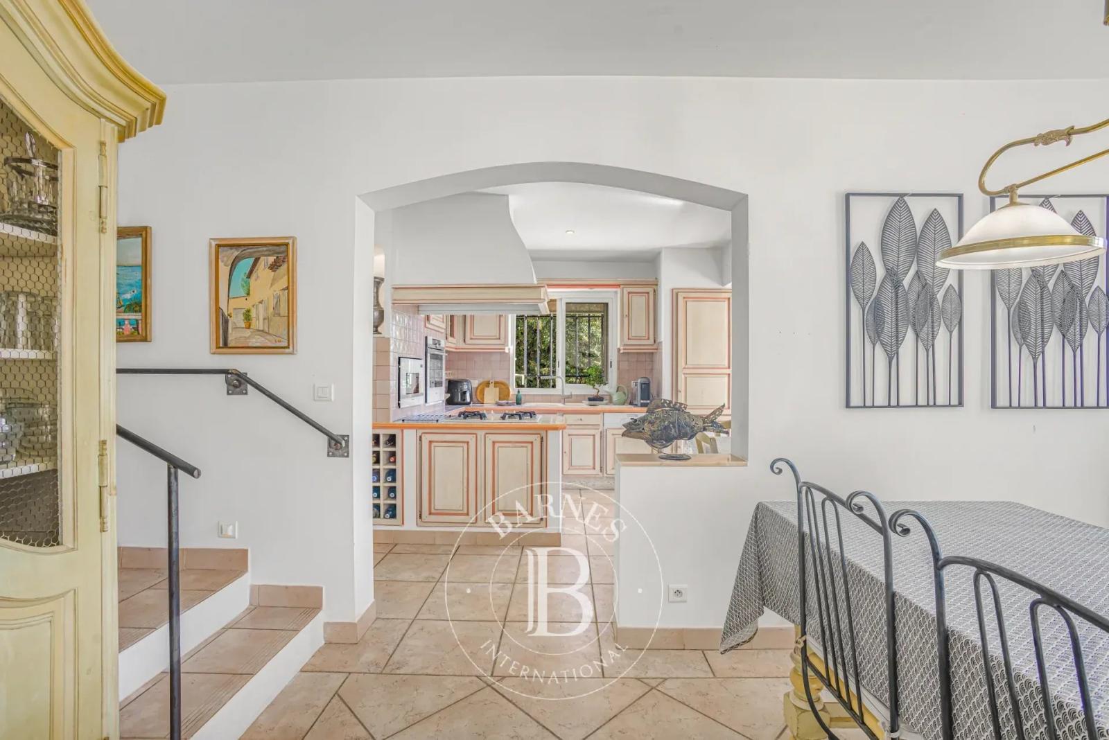 Saint-Paul de Vence – Villa provençale avec piscine et vaste terrain constructible