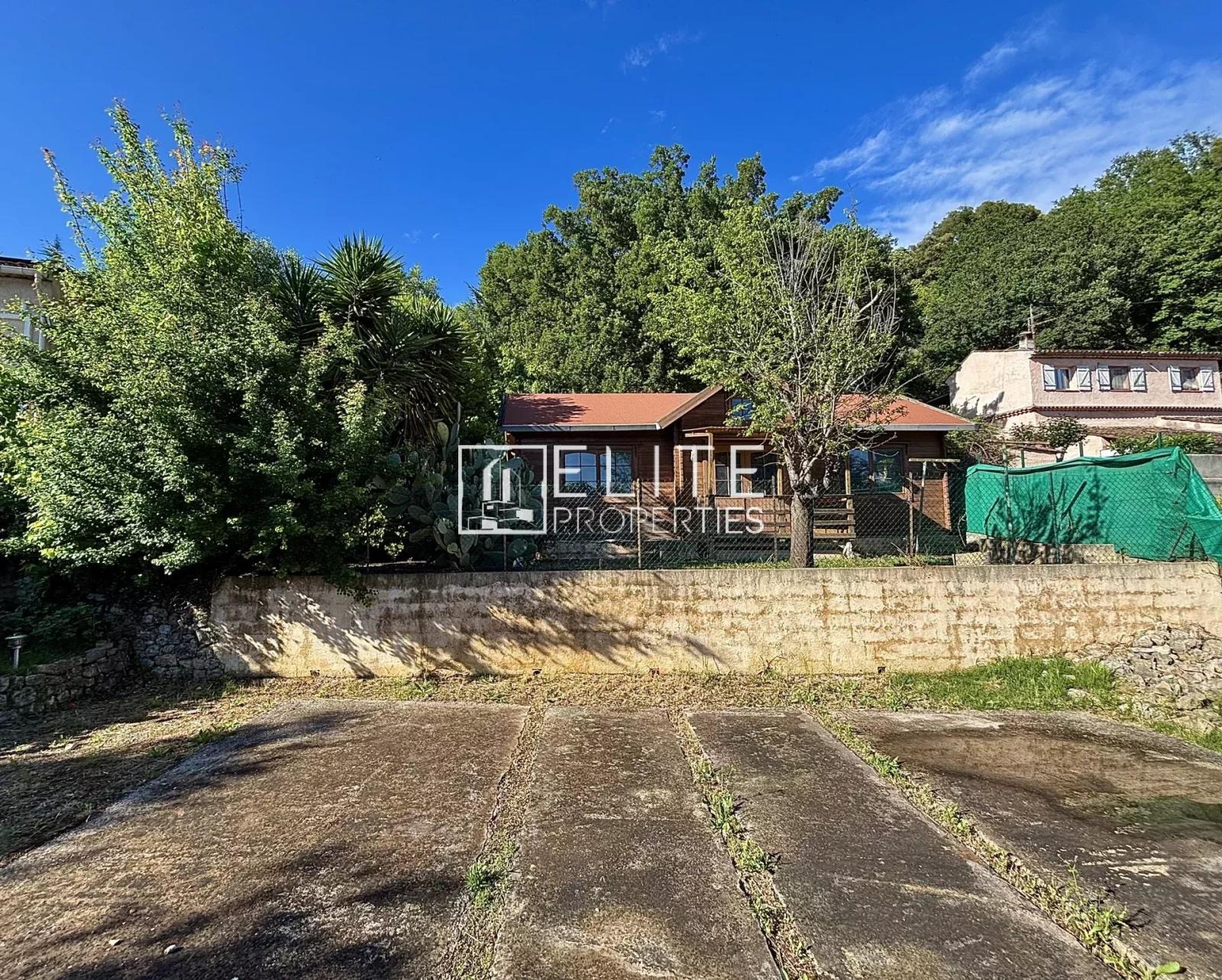 Mougins – Maison avec dépendances, garage XXL et terrain en restanques