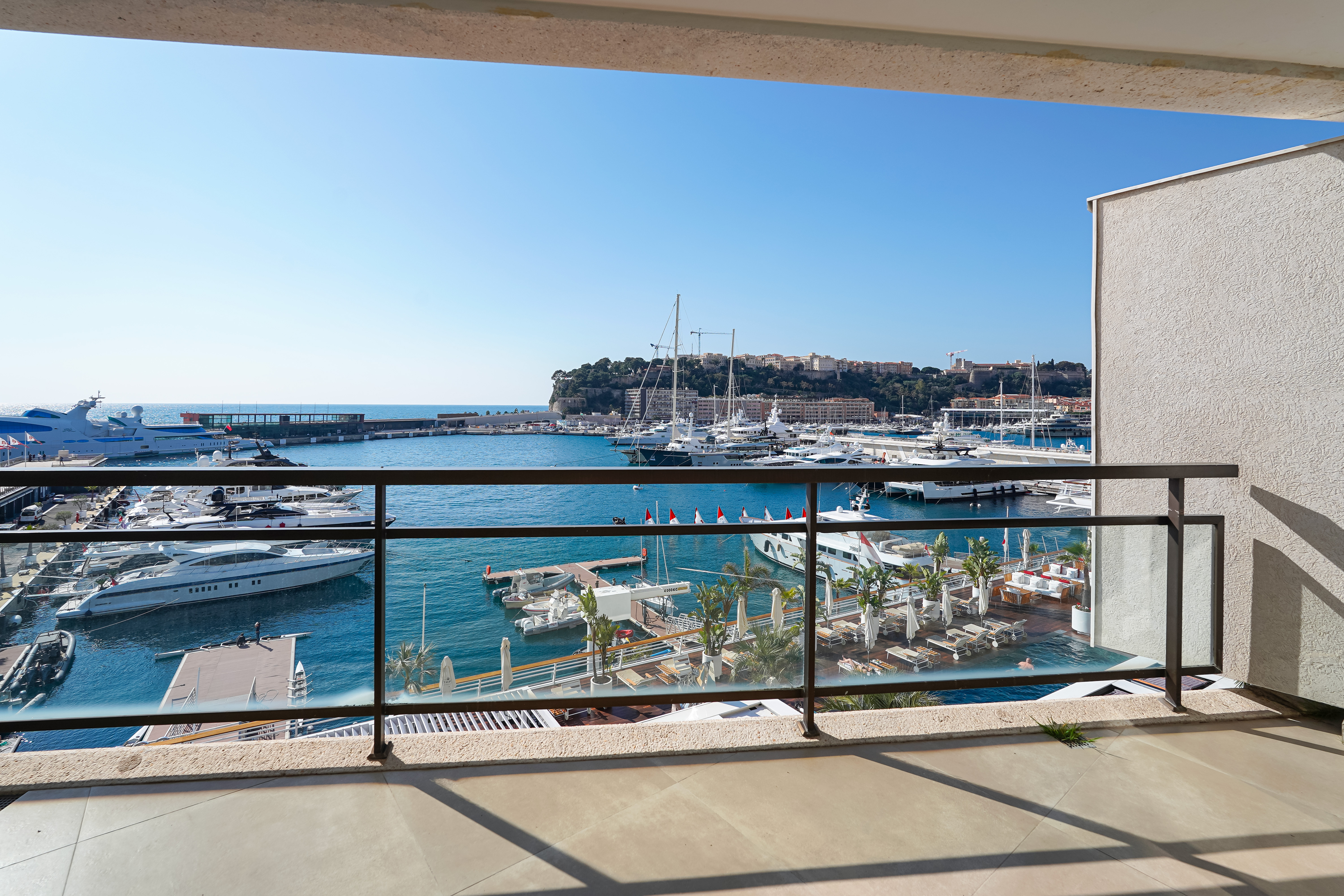 89f71_loggia-chambre-master-mc-star-barnes-valeri-agency-monaco-1773919069.jpg