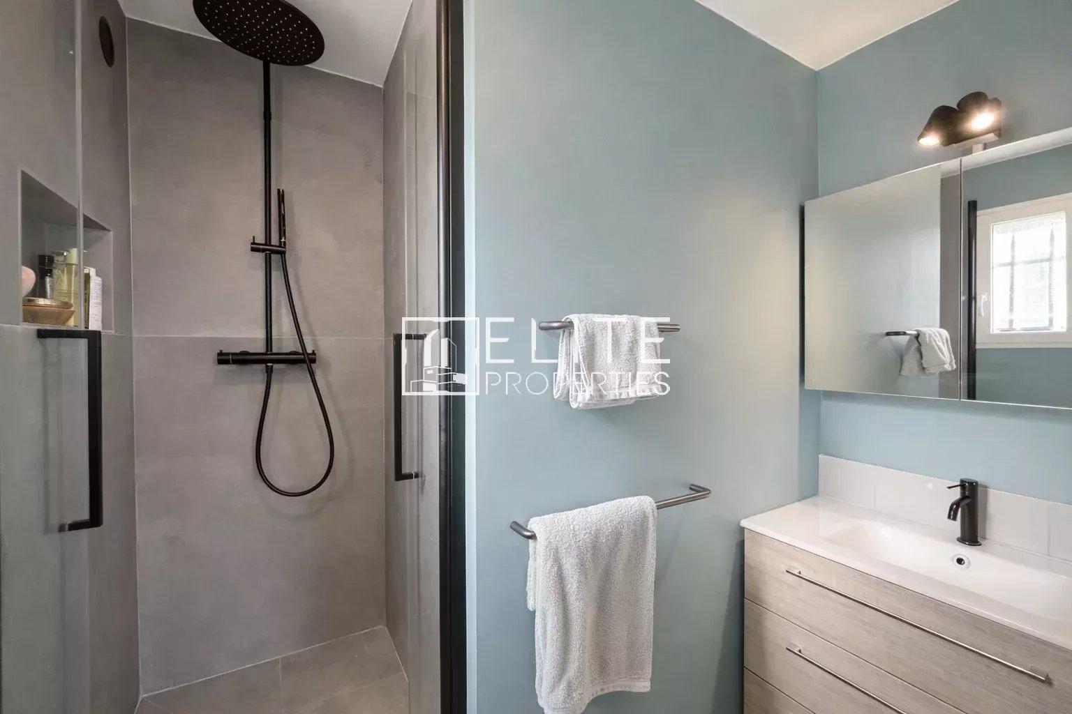 Maison familiale en position dominante – Aperçu mer et montagne – Mandelieu-la-Napoule