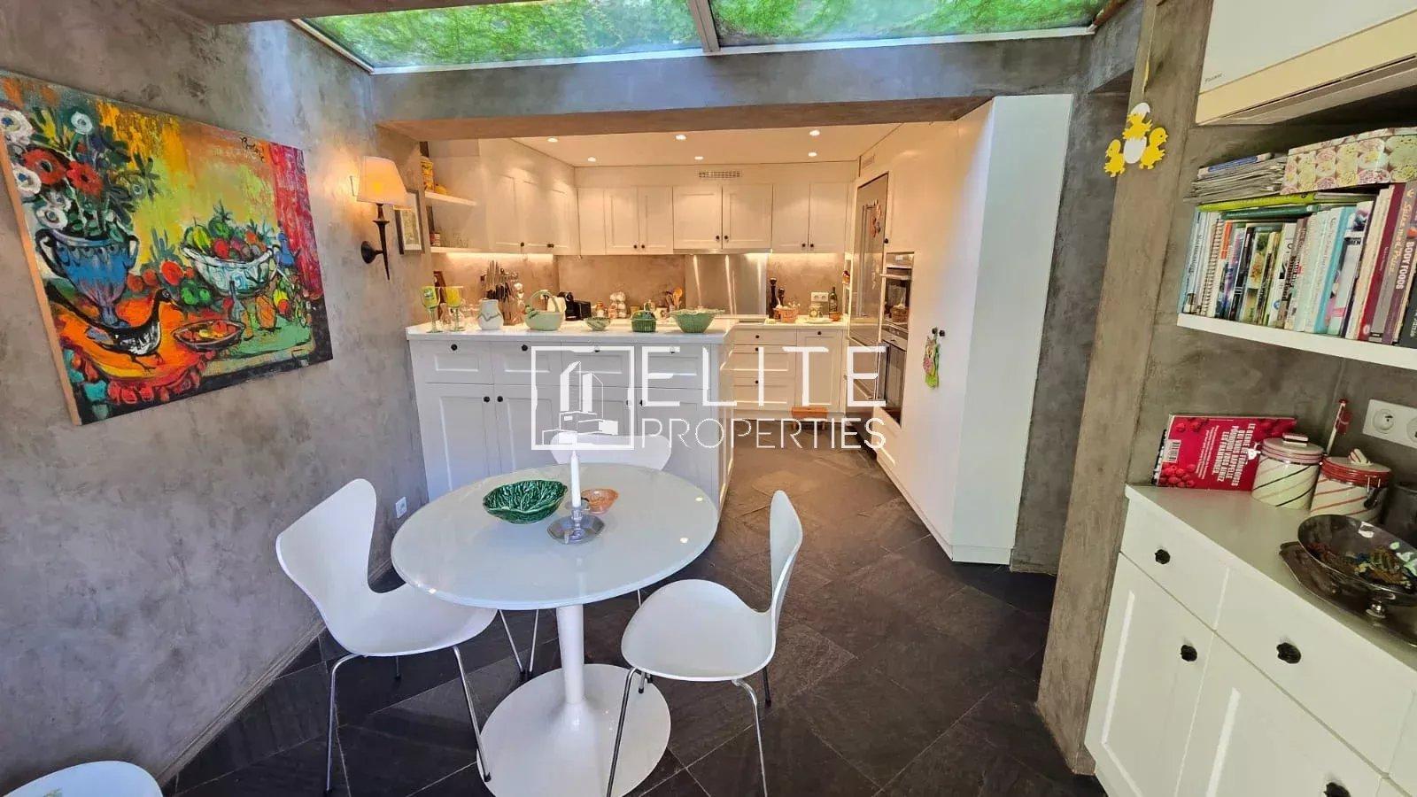 MAISON 5 PIÈCES DE 193 m² - MOUANS-SARTOUX CASTELLARAS