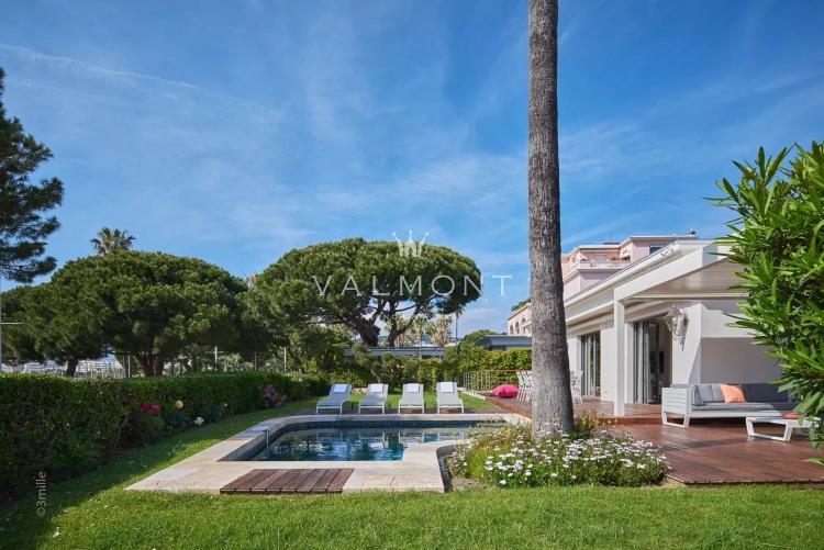 MAISON 5 CHAMBRES EN FRONT DE MER À CANNES