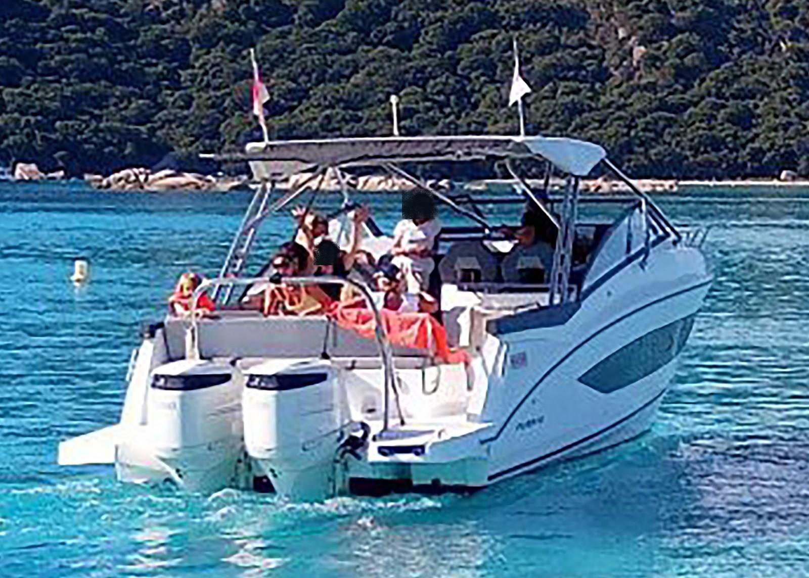 8c208_x0st2_3_flyer_10_vue_arriere.jpg