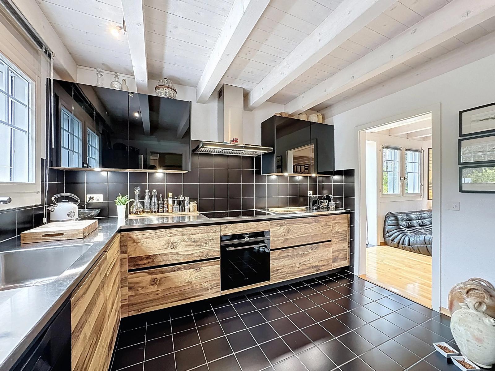 Élégante villa jumelle avec jardin et piscine