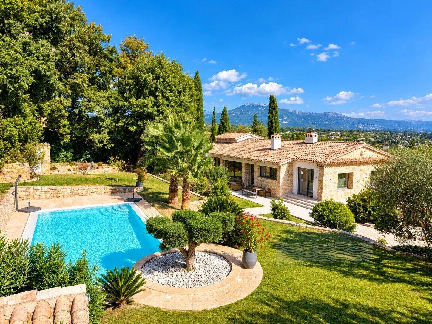 VALBONNE- Demeure de charme à 5 minutes à pieds du vieux village