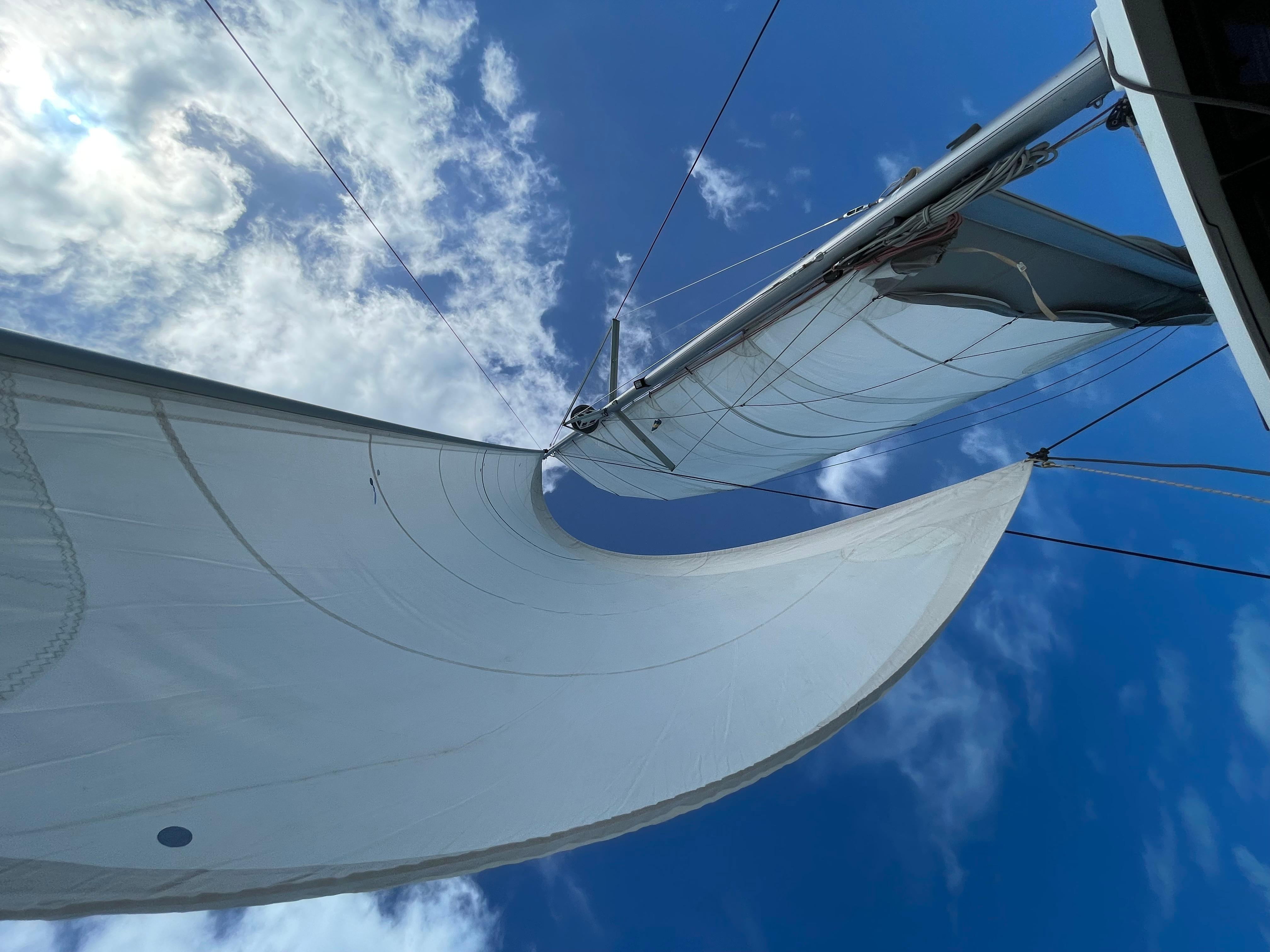1df37_2016-fountaine-pajot-lucia-40-sail-9423220-20240610085121439-1_xlarge.jpg