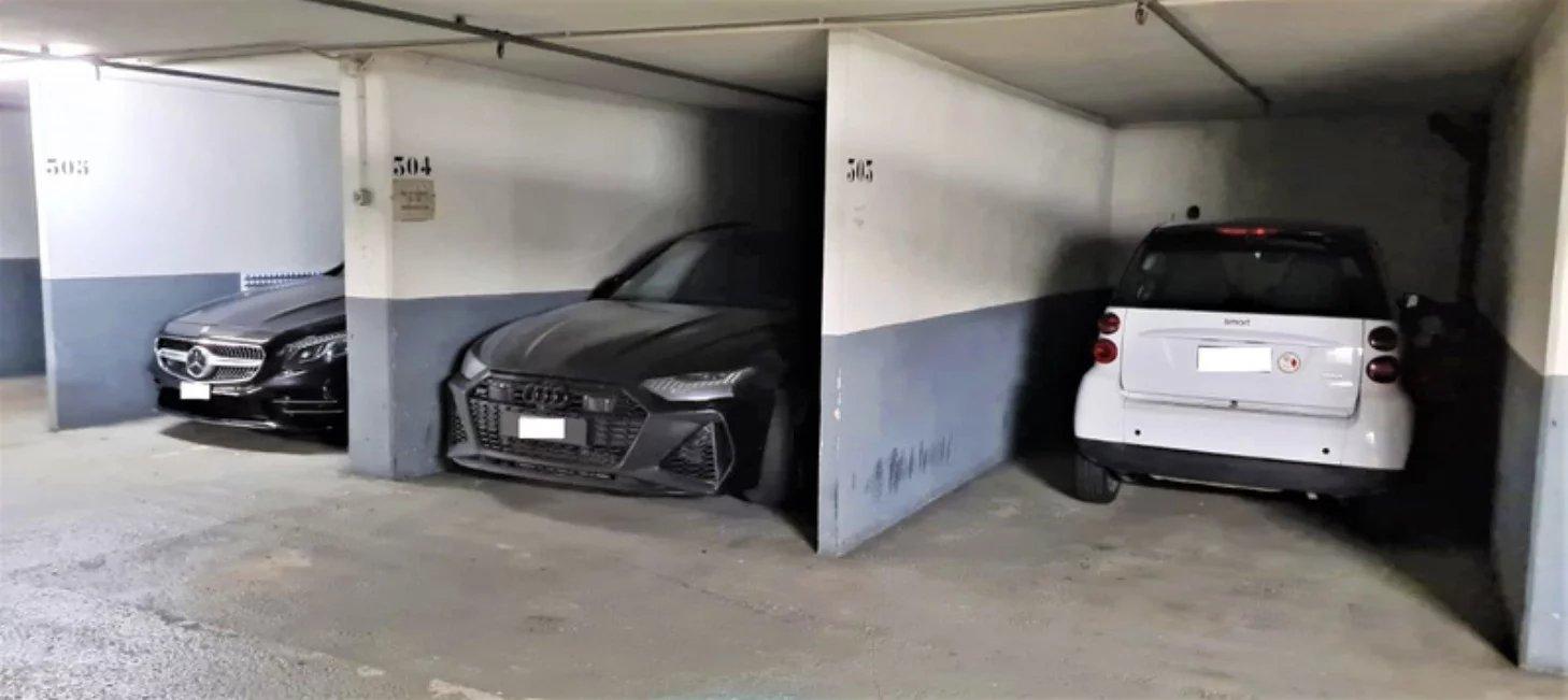 4 places de parking à Condamine