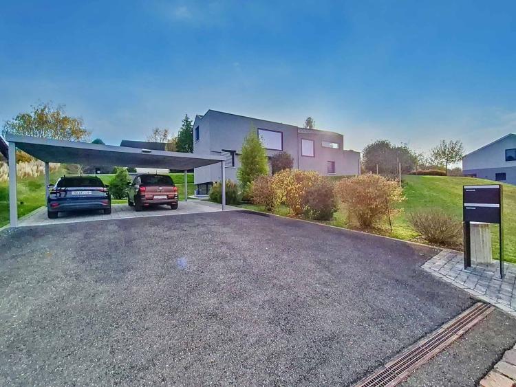Villa unique dans un quartier résidentiel !