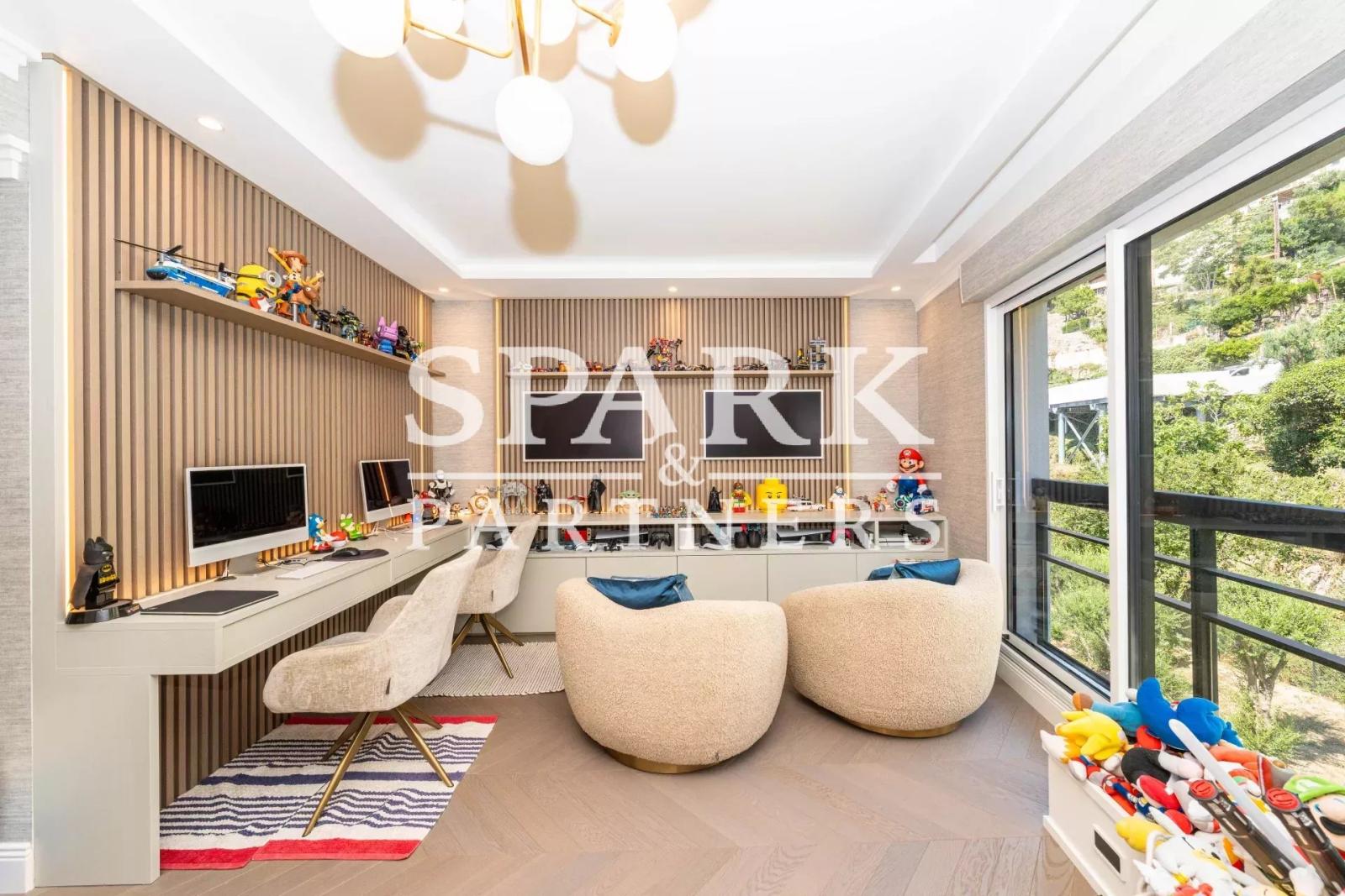 Roquebrune-Cap-Martin - Penthouse d'exception à la frontière de Monaco – Vue mer panoramique