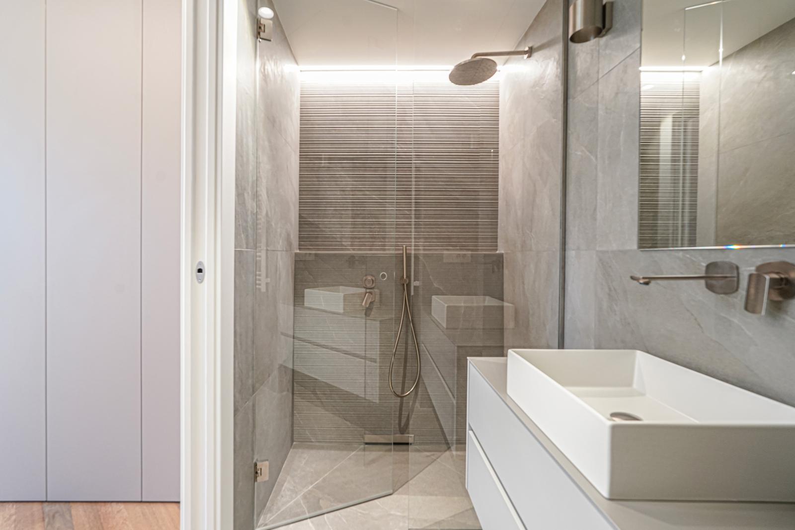 NEW - CONDAMINE I PORT - GRAND 3 PIÈCES - USAGE MIXTE