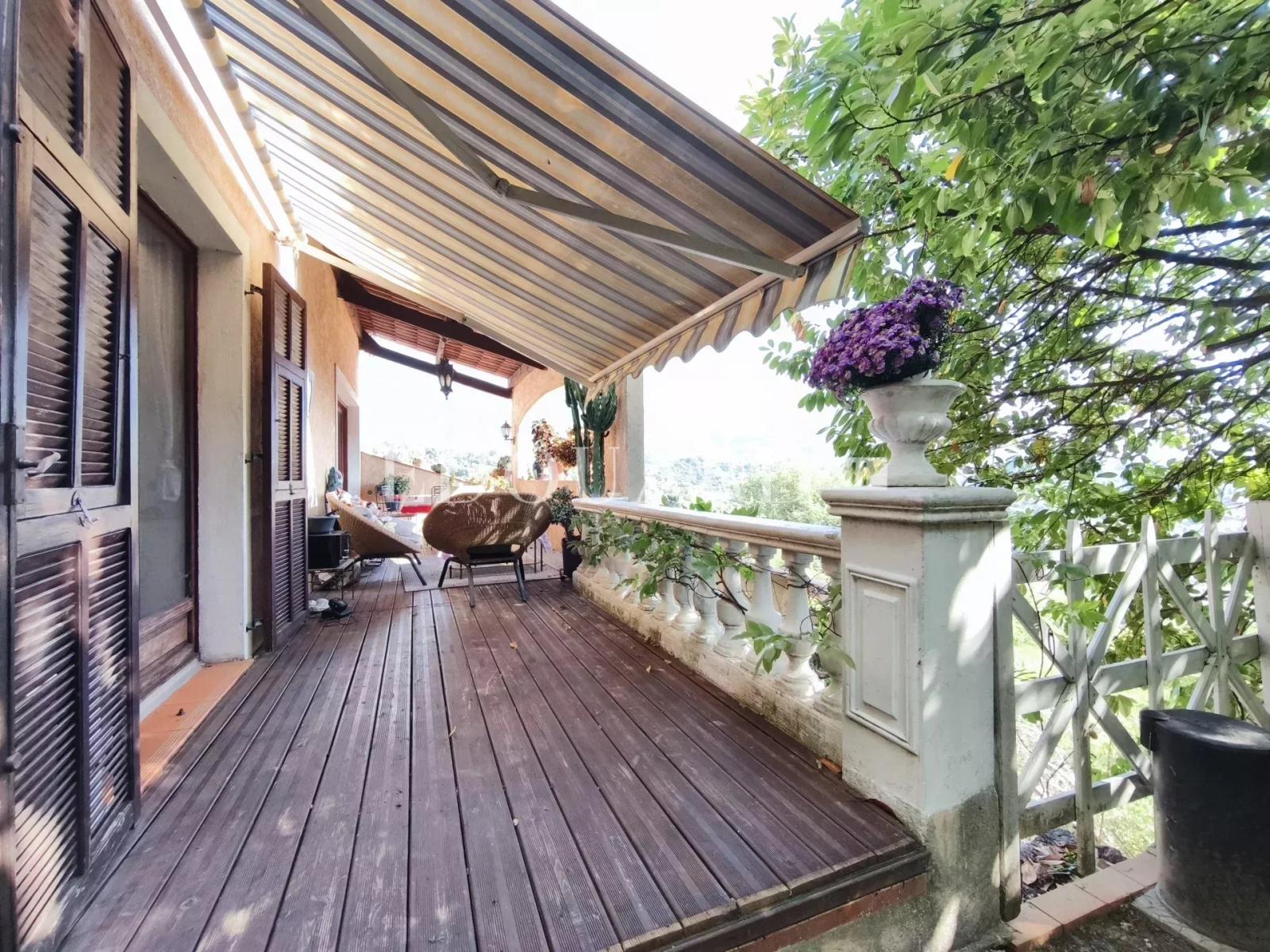 Villa provençale de 350 m² divisée en plusieurs appartements, idéale résidence principale ou investissement locatif