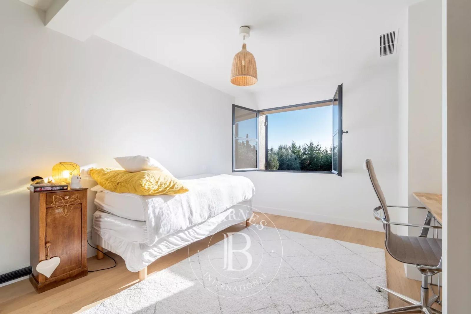 Valbonne, Domaine fermé, calme, 4 chambres, piscine