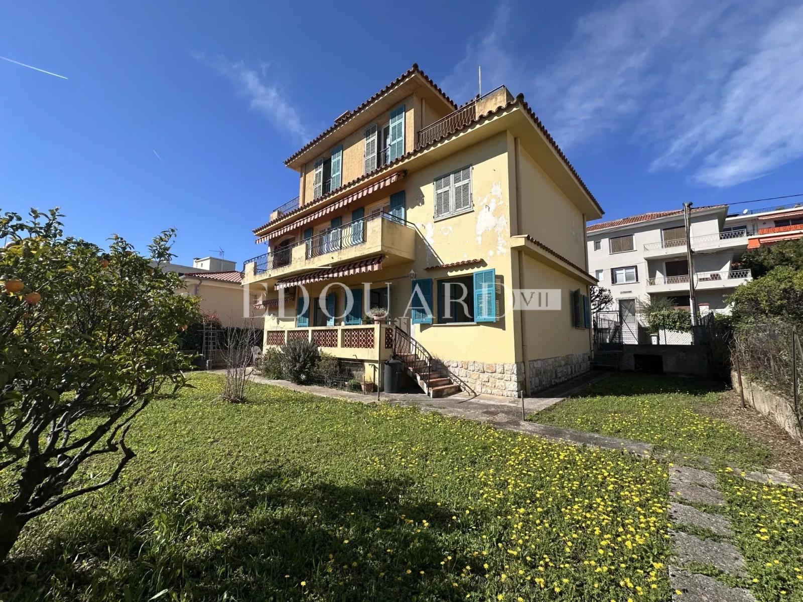 Maison à vendre sur le Plateau du Cap, avec fort potentiel et nombreuses possibilités d’aménagement