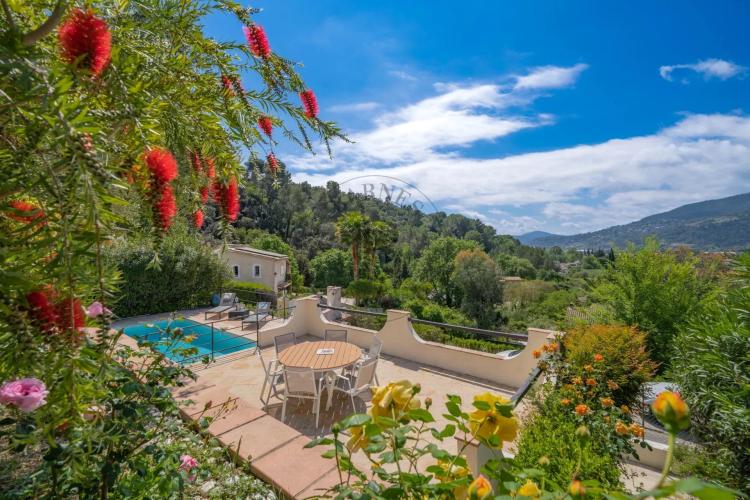 LA ROQUETTE SUR SIAGNE - VILLA FAMILIALE - VUE PANORAMIQUE