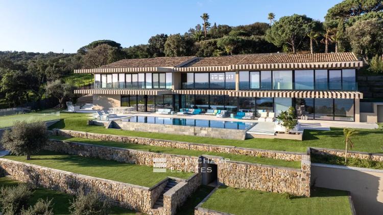 Vue mer majestueuse – Villa contemporaine d’exception, Saint-Tropez, 6 chambres, adresse prestigieuse