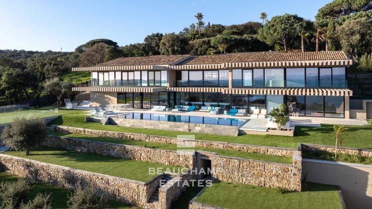 Vue mer majestueuse – Villa contemporaine d’exception, Saint-Tropez, 6 chambres, adresse prestigieuse